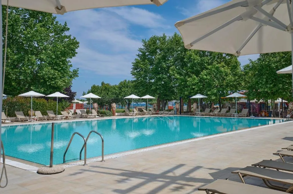 Cronwell Platamon Resort: another view