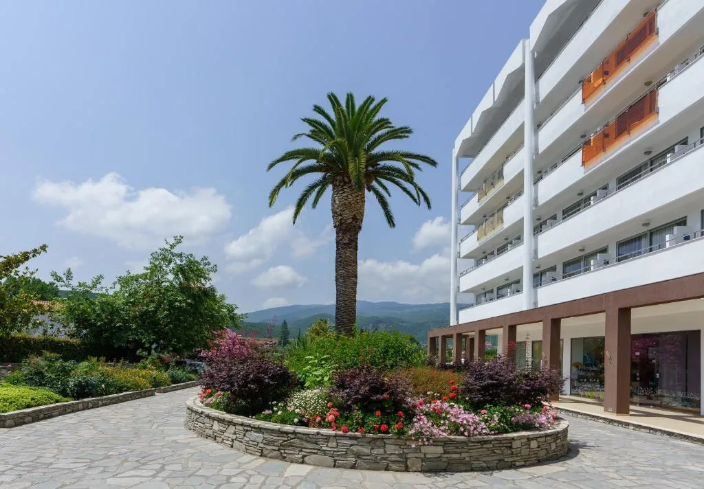 Cronwell Platamon Resort: another view