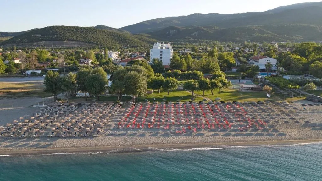 Cronwell Platamon Resort: another view