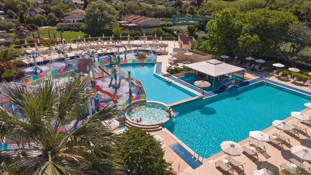 Cronwell Platamon Resort: another view