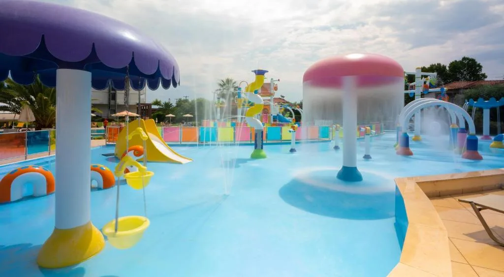 Cronwell Platamon Resort: another view