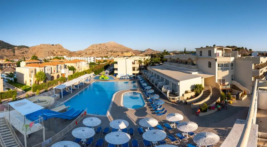 Delfinia Resort: another view