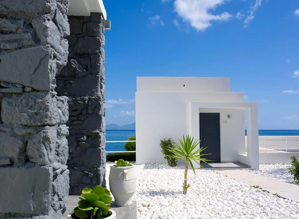 Dimitra Beach Hotel & Suites: another view