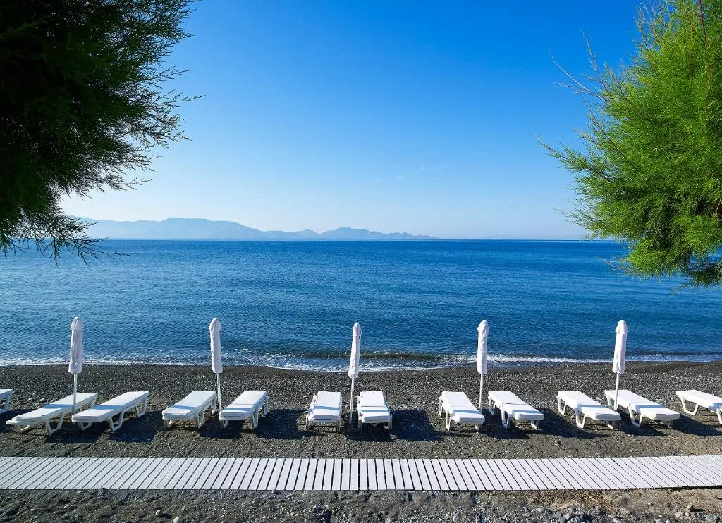 Dimitra Beach Hotel & Suites: another view