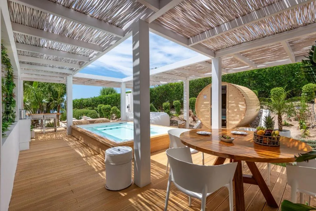 Dimitra Beach Hotel & Suites: another view