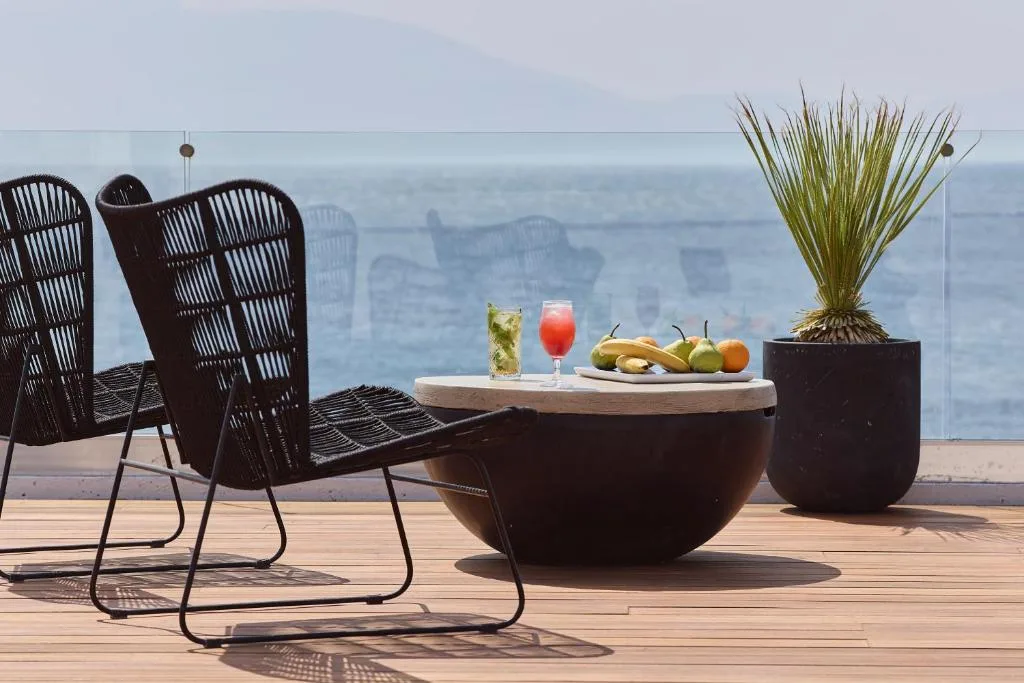 Dimitra Beach Hotel & Suites: another view