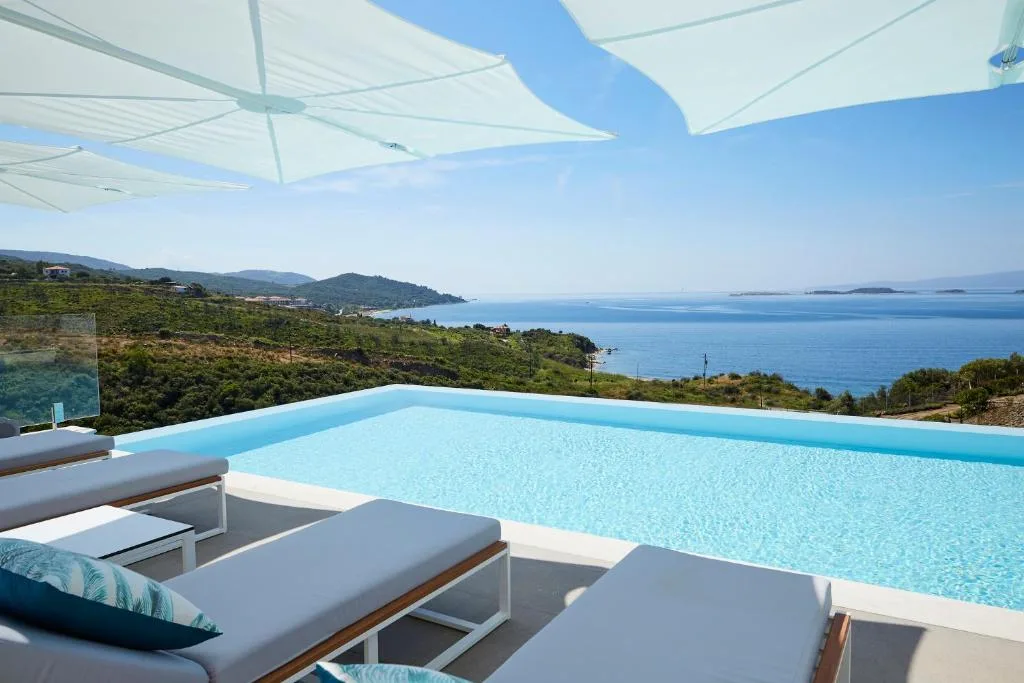 Eagles Villas: another view