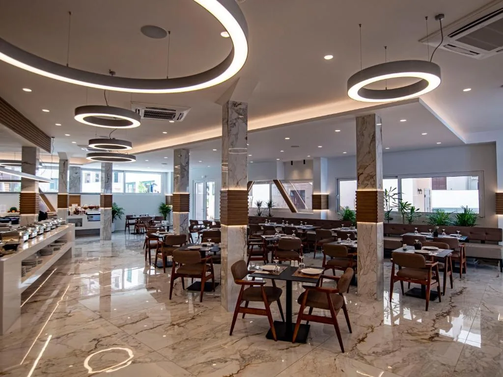Elmi Beach Hotel & Suites: another view