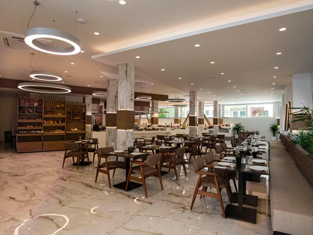 Elmi Beach Hotel & Suites: another view