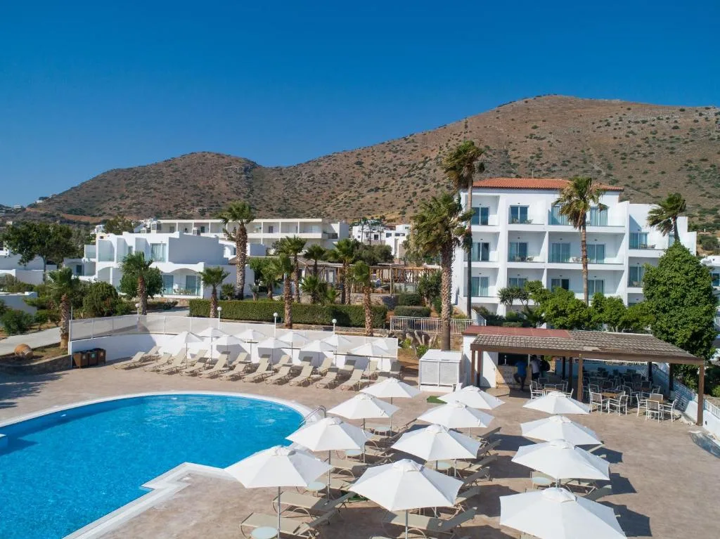 Elounda Breeze Resort: another view