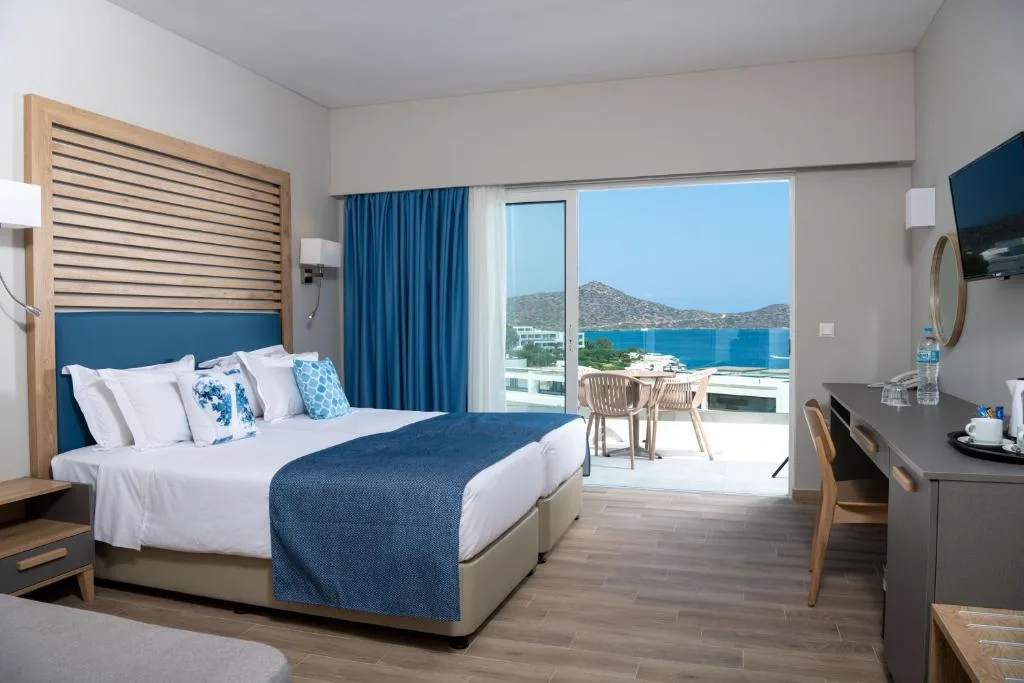 Elounda Breeze Resort: another view