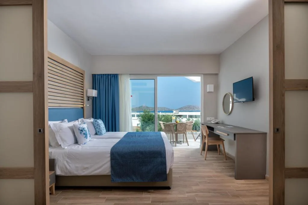 Elounda Breeze Resort: another view