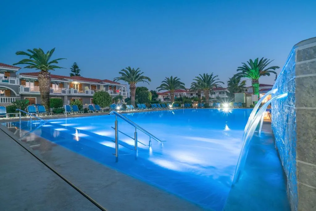 Golden Sun Hotel: another view