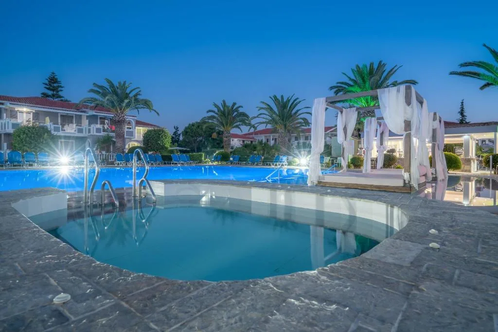 Golden Sun Hotel: another view