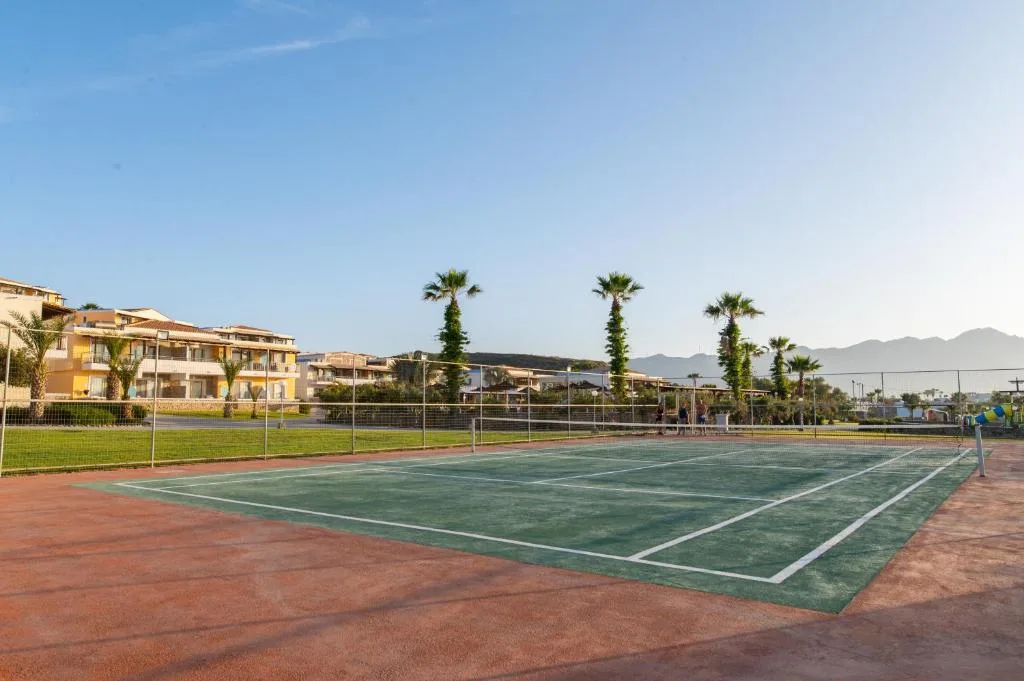 Grand Blue Beach Hotel: another view