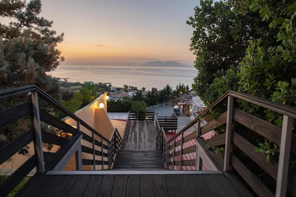 Grand Blue Beach Hotel: another view