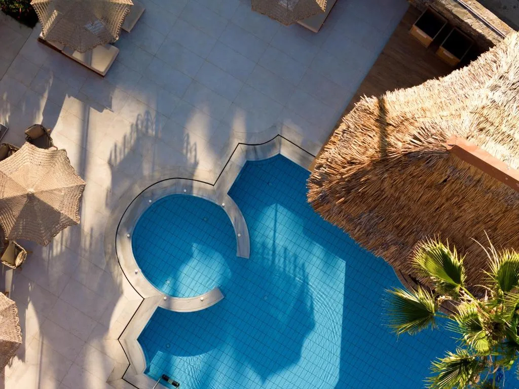 High Beach Resort: another view