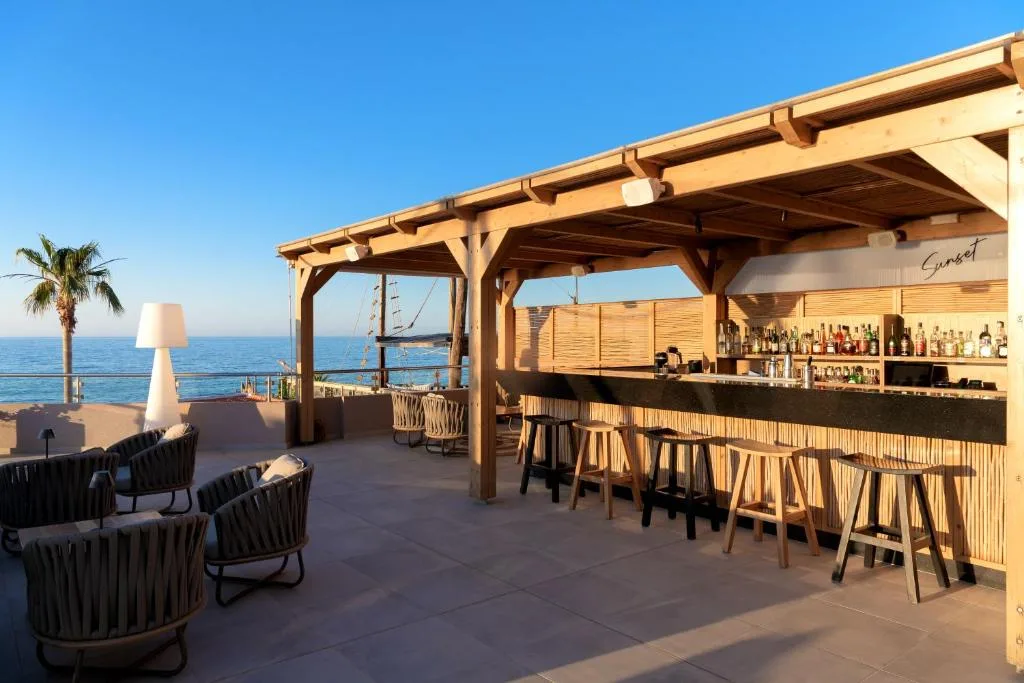 High Beach Resort: another view