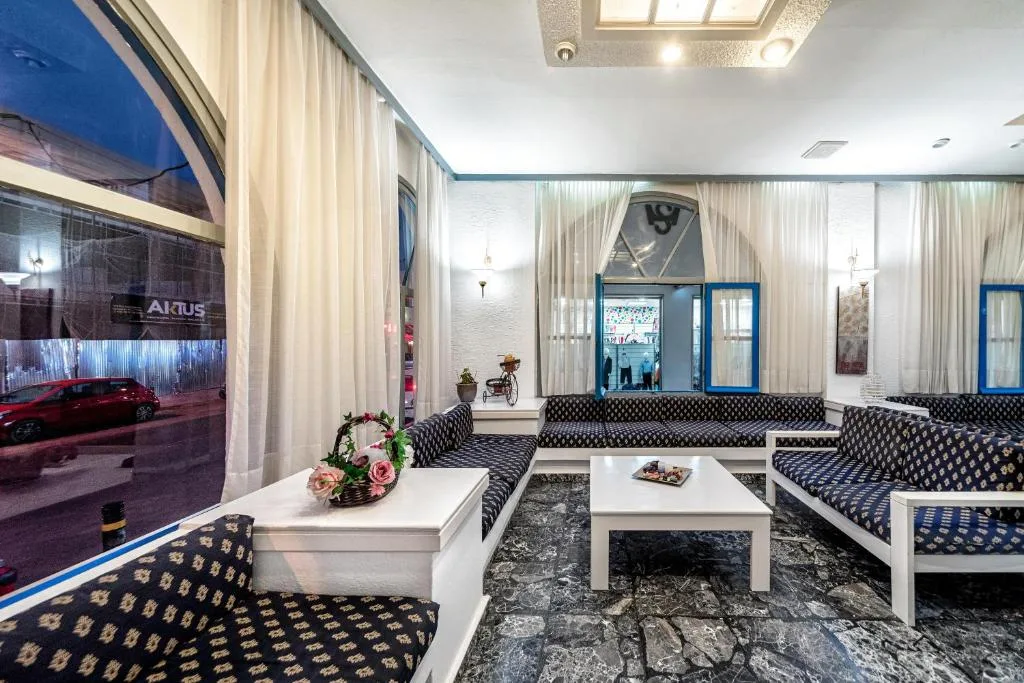 Hotel Iro: another view
