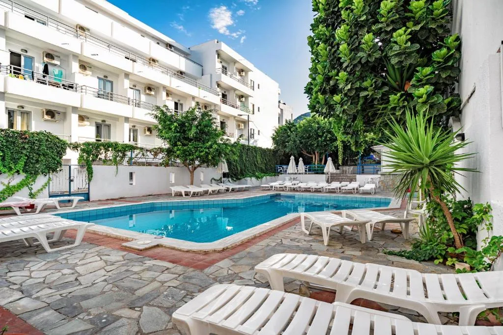 Hotel Iro: another view