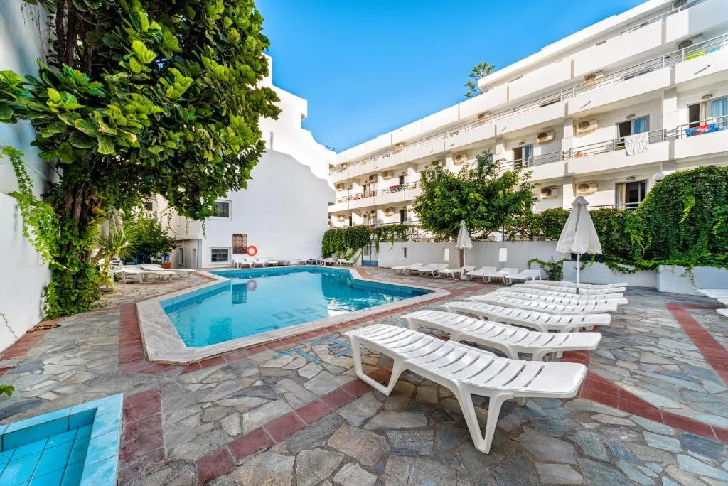 Hotel Iro: another view