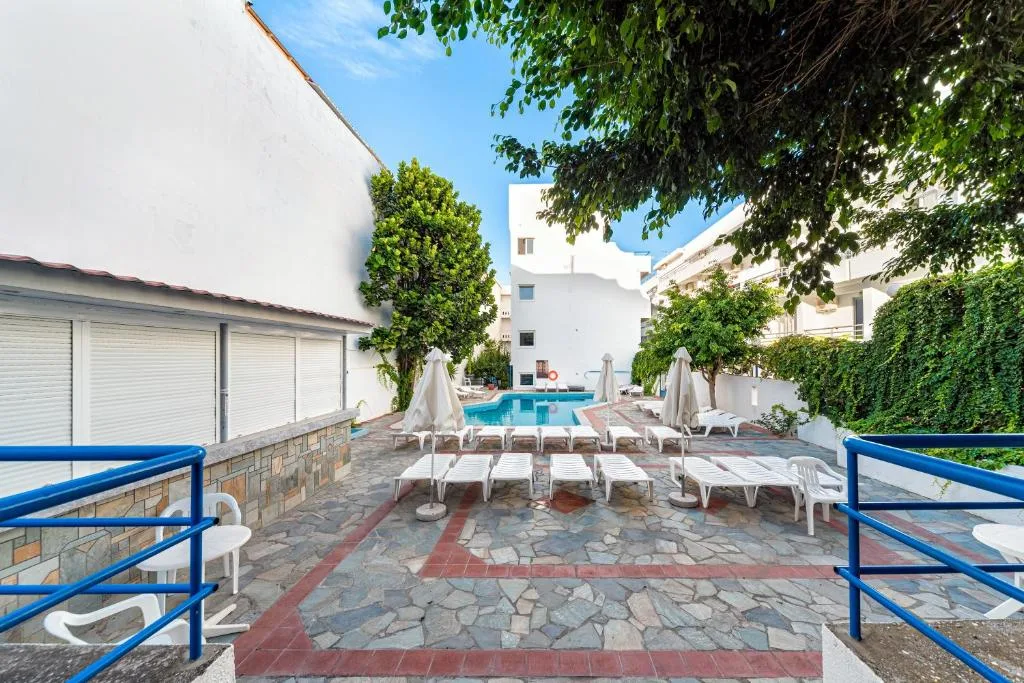 Hotel Iro: another view