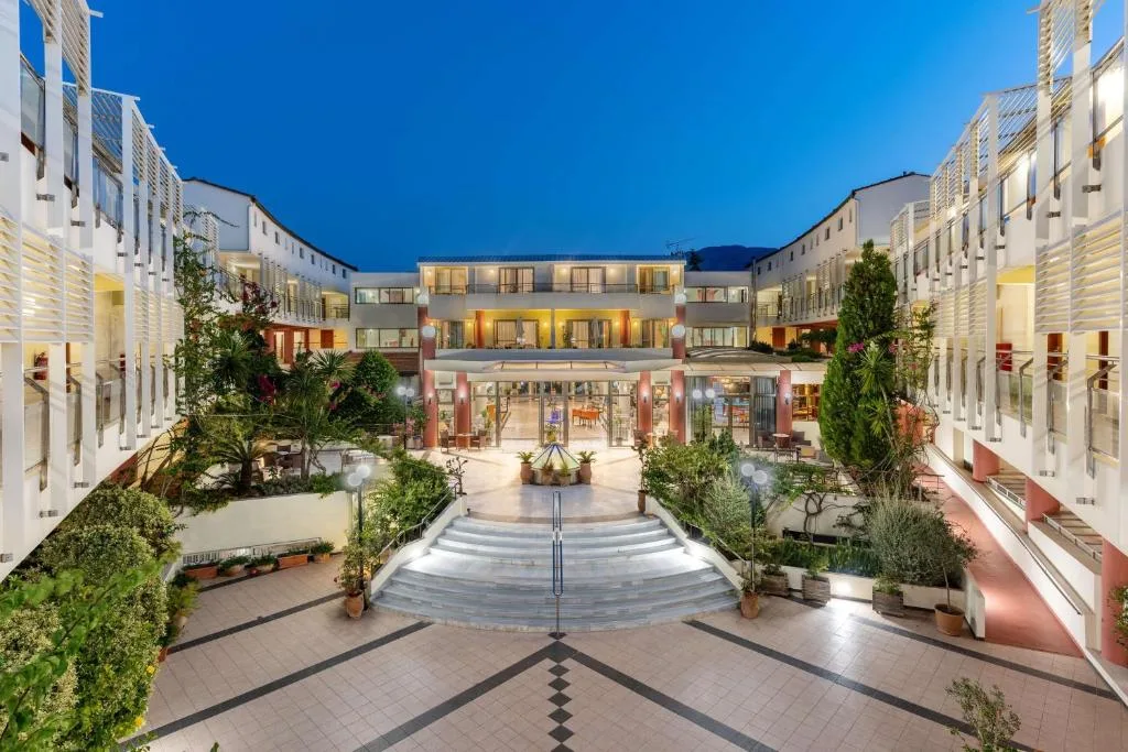 Hydramis Palace Beach Resort: another view