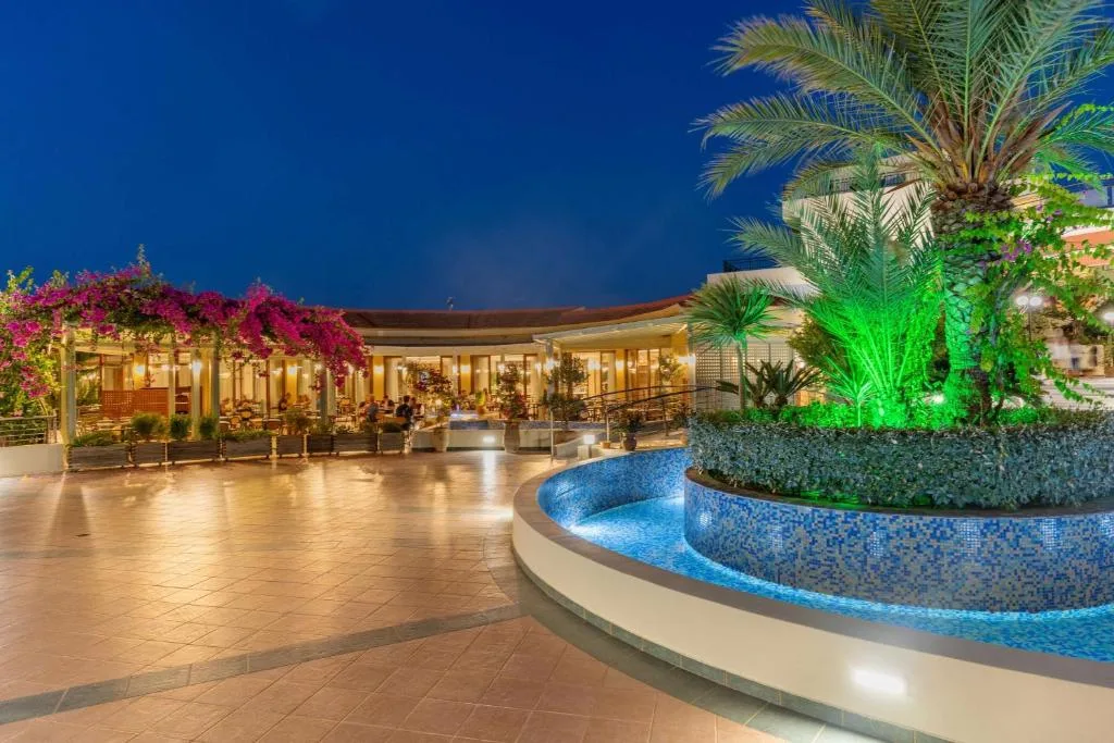 Hydramis Palace Beach Resort: another view