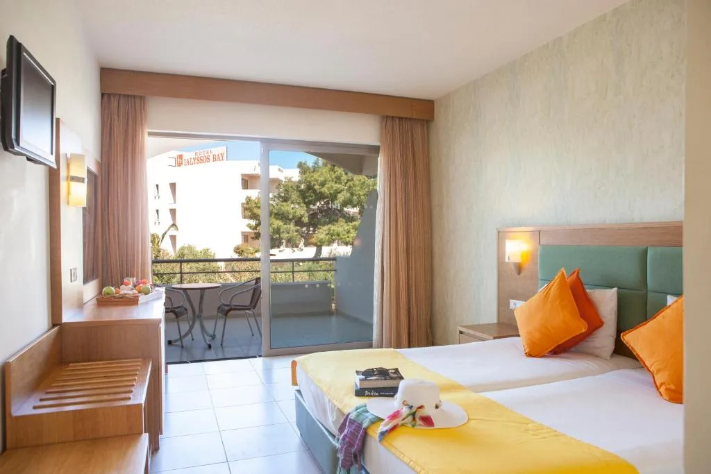 Ialyssos Bay Hotel: another view