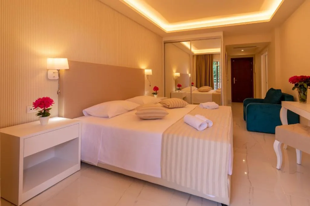 Ibiscus Corfu Hotel: another view
