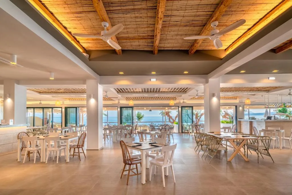 Iolida Beach Resort Hotel by Smile Hotels: another view