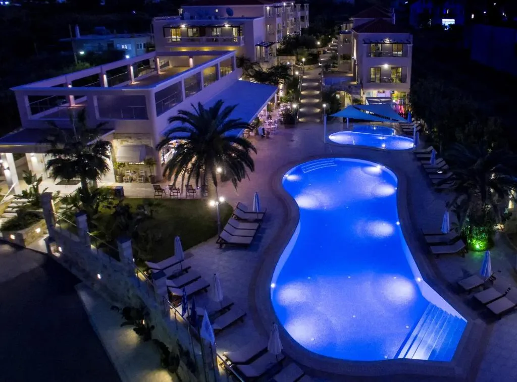 Isida Hotel Agia Marina: another view