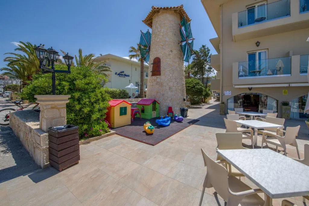 Kalyves Beach Hotel: another view