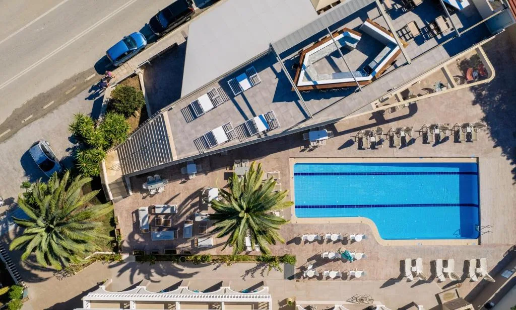 Karras Grande Resort: another view