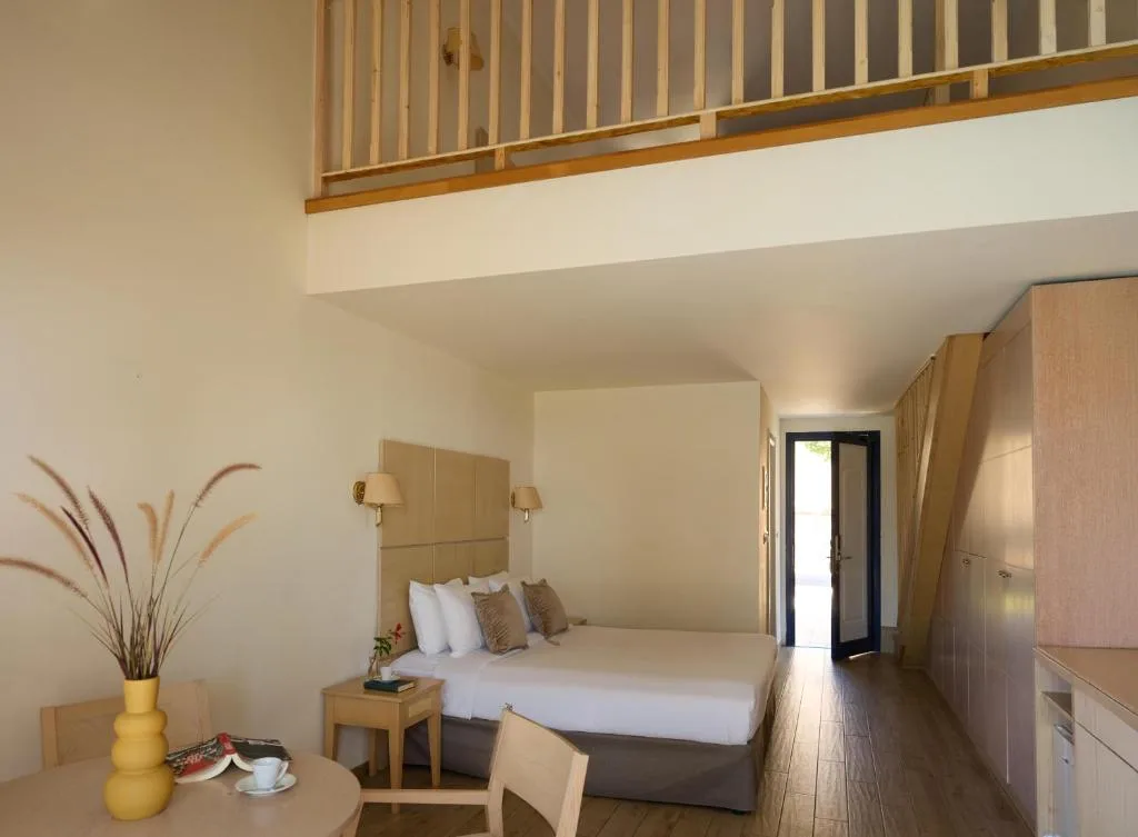 Kiotari Miraluna Beach Resort: another view