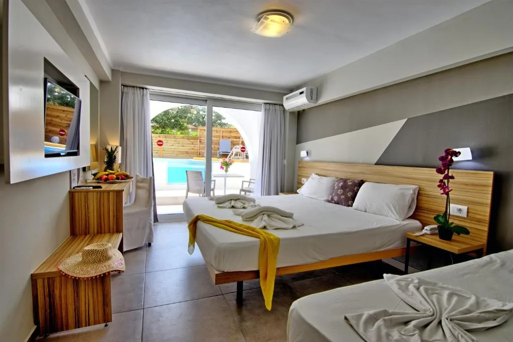 Klelia Beach Hotel by Zante Plaza: another view