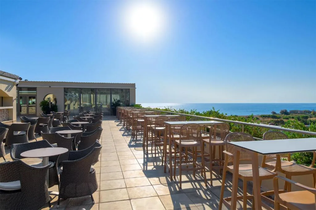 La Marquise Luxury Resort Complex: another view