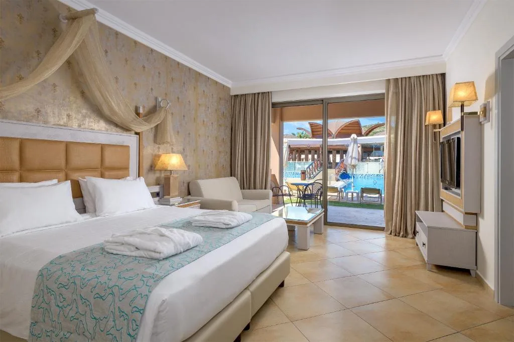 La Marquise Luxury Resort Complex: another view