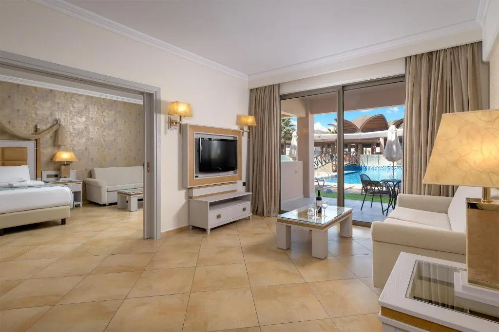 La Marquise Luxury Resort Complex: another view