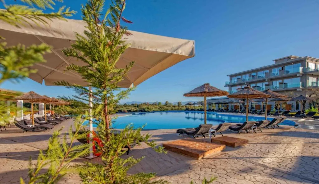 Laguna Holiday Resort: another view