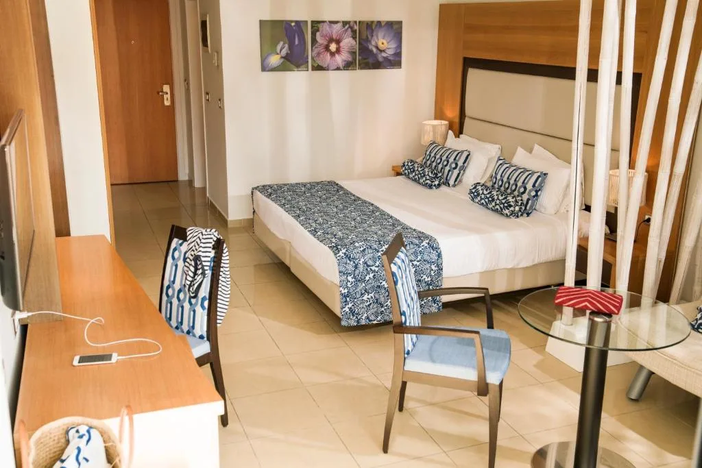Lindos Bay Hotel: another view