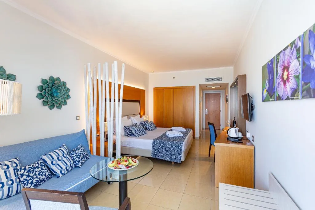 Lindos Bay Hotel: another view
