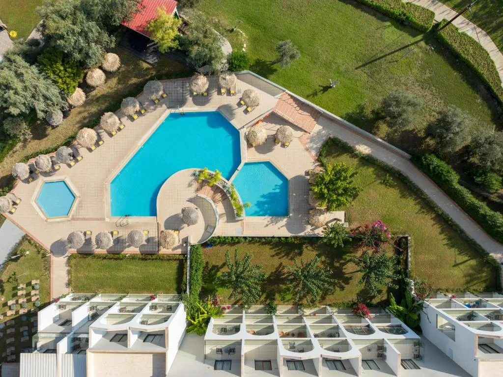 Lindos Breeze Beach Hotel: another view