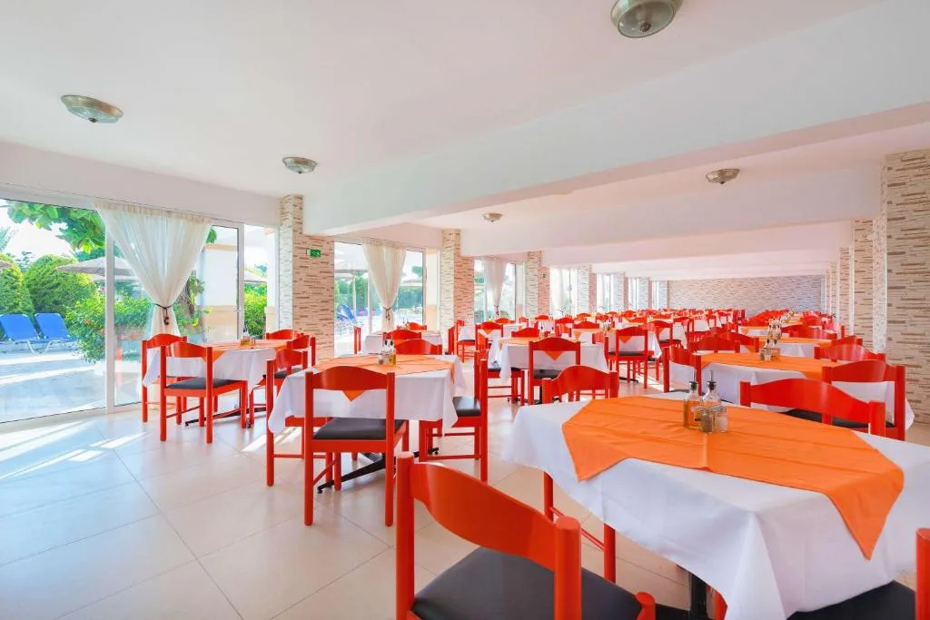 Lito Hotel: another view