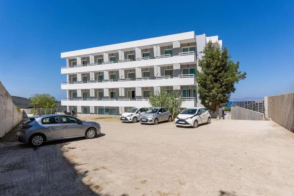Lito Hotel: another view