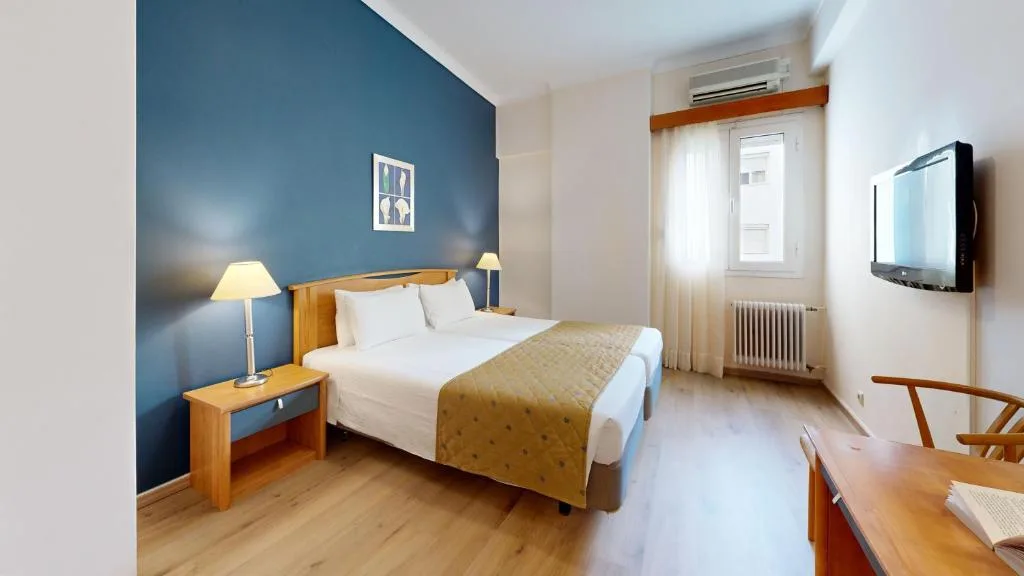 Lucy Hotel: another view