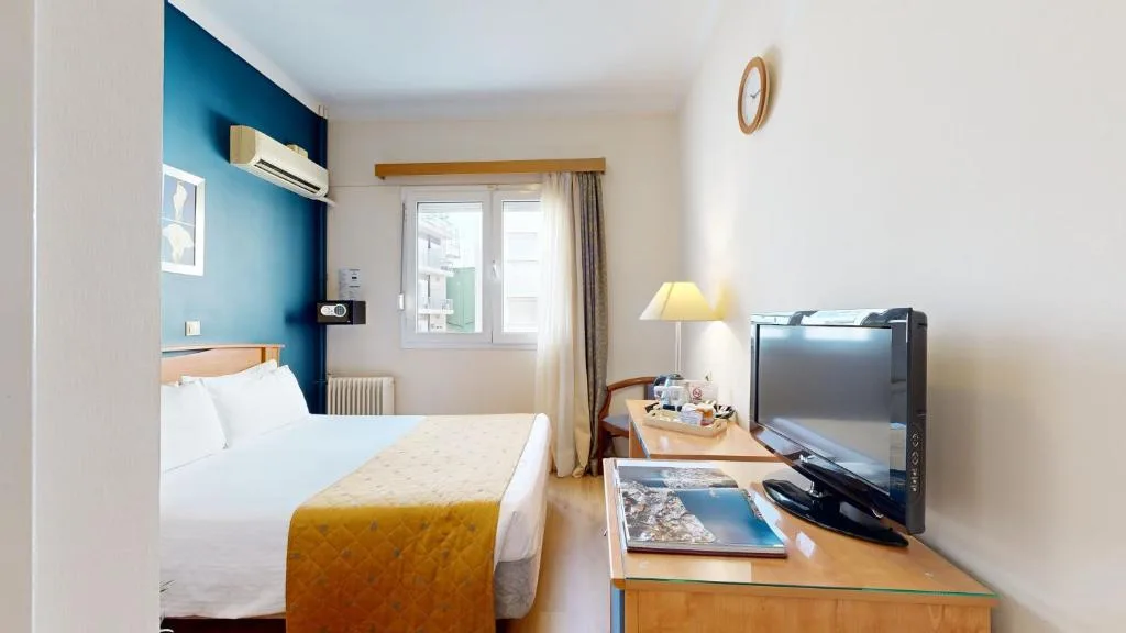 Lucy Hotel: another view