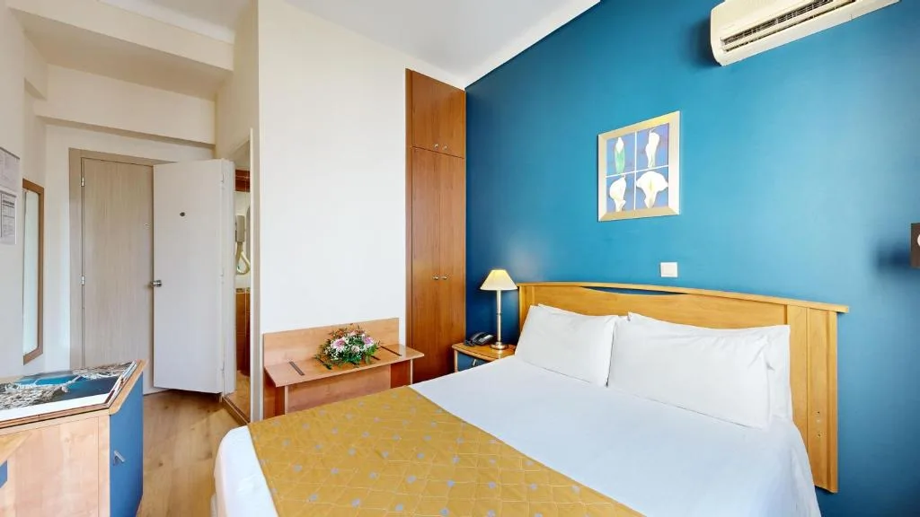 Lucy Hotel: another view