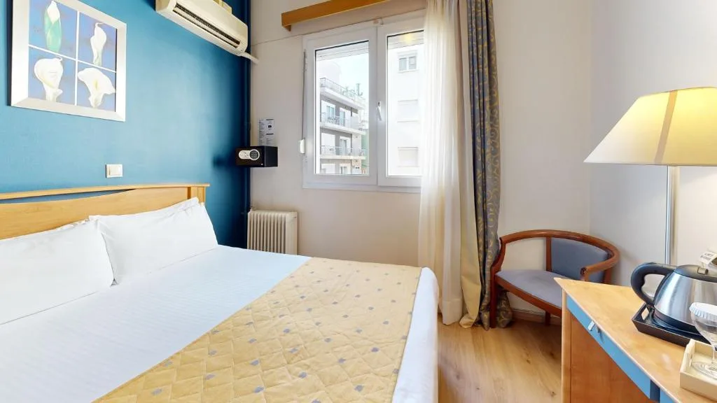 Lucy Hotel: another view