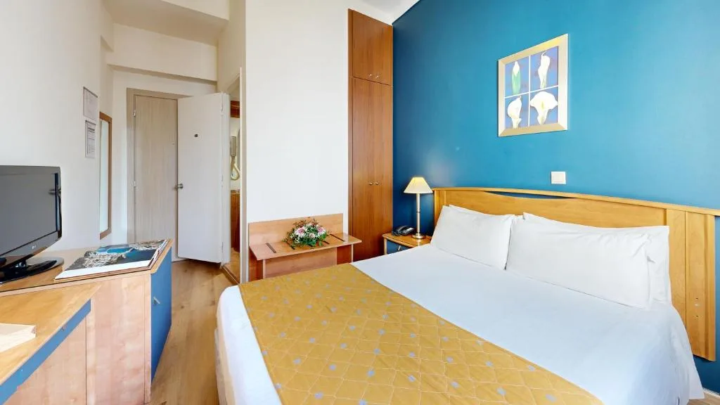 Lucy Hotel: another view